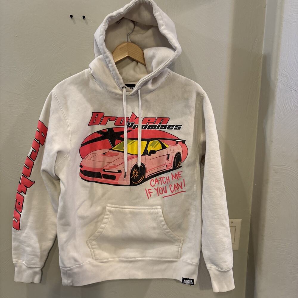 Broken Promises “Catch Me If You Can”Cream Hoodie Women’s‎ Size Small Streetwear